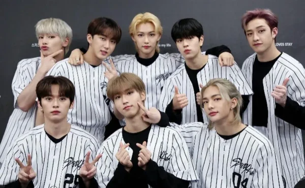 Straykids(スキズ)のファンクラブはFCとmobileどっちがいい？違いは？